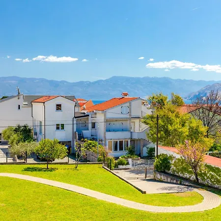 Appartement Daisy With A View