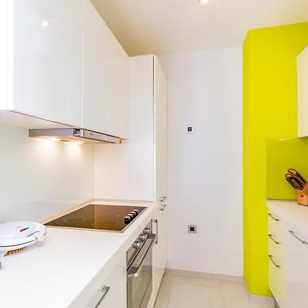 Apartman Daisy With A View