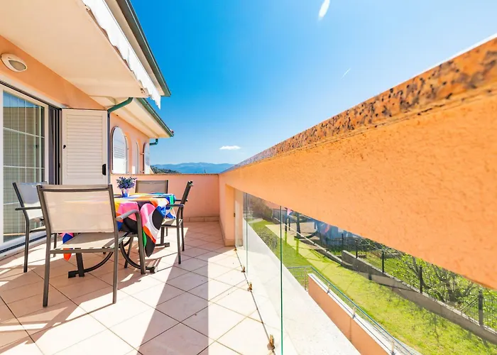 Daisy With A View Baška