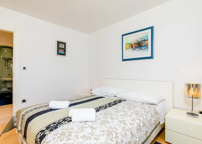 Daisy With A View Apartmán